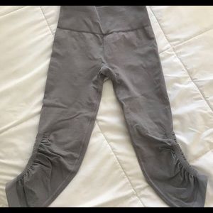 Lululemon gray high waisted crop leggings